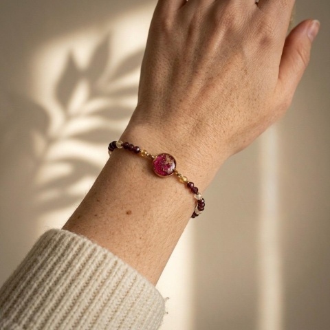 Bransoletka z żywicy z kamieniami Florastone Płatki róży, granat i cytryn