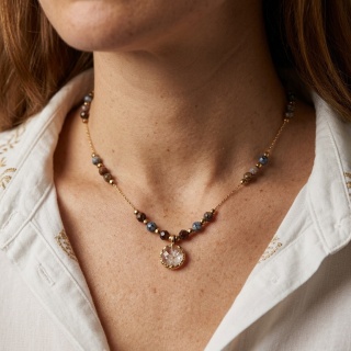 Naszyjnik z żywicy Aura z kwiatem dzikiej marchwi i pietersytem