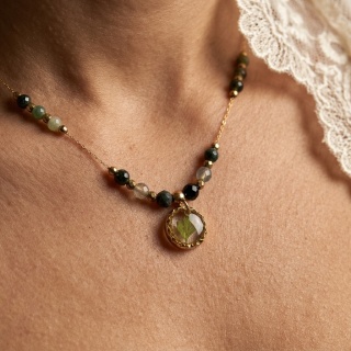 Naszyjnik z żywicy Aura z suszoną paprocią i agatem indyjskim