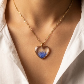 Naszyjnik z żywicy Serce Chabry złocisty