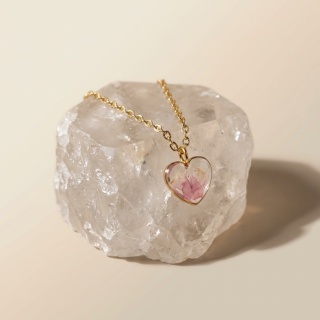 Naszyjnik z żywicy Serce Różowe Chabry złociste midi