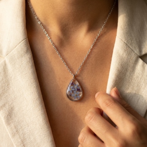 Naszyjnik z żywicy kropla Niezapominajki i smagliczki srebrny