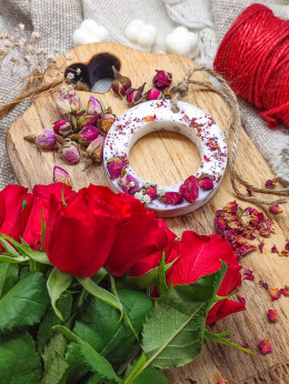 Różana naturalna sojowa zawieszka zapachowa super prezent na Walentynki i Dzień Kobiet