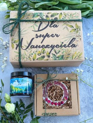 Zestaw prezentowy DLA SUPER NAUCZYCIELA świeca 120 ml + zawieszka sojowa