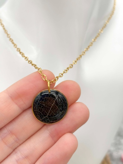 Naszyjnik z żywicy Czarnaa Esencja liścia