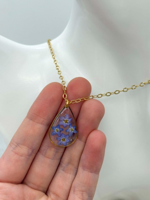 Naszyjnik z żywicy Kropla Niezapominajki