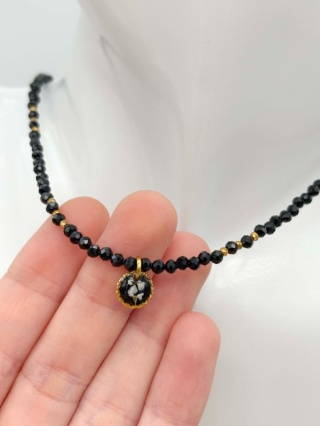 Naszyjnik z żywicy z kamieniami Florastone Dzika marchew i czarny turmalin