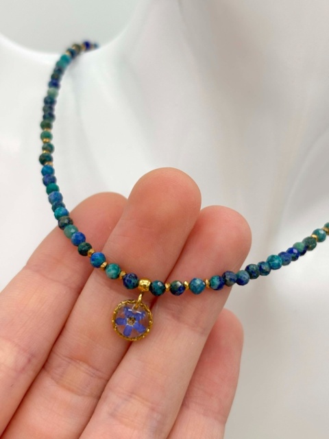 Naszyjnik z żywicy z kamieniami Florastone Niezapominajka i chryzokola