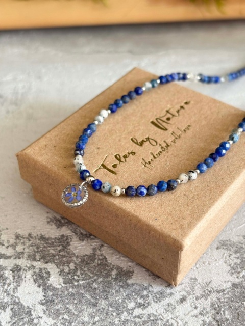 Naszyjnik z żywicy z kamieniami Florastone Niezapominajka, lapis lazuli i k2