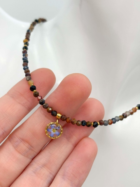 Naszyjnik z żywicy z kamieniami Florastone Niezapominajka, pietersyt