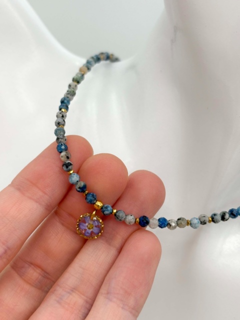 Naszyjnik z żywicy z kamieniami Florastone Niezapominajka, k2 złocista