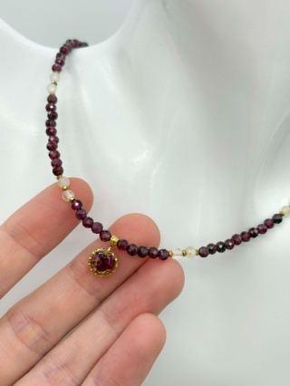 Naszyjnik z żywicy z kamieniami Florastone Płatki róży, granat i cytryn