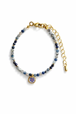 Bransoletka z kamieniami naturalnymi i zawieszką z żywicy BLASKI k2 i niezapominajka