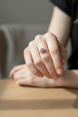 Pierścionek z żywicy regulowany Dzika marchew fiolet