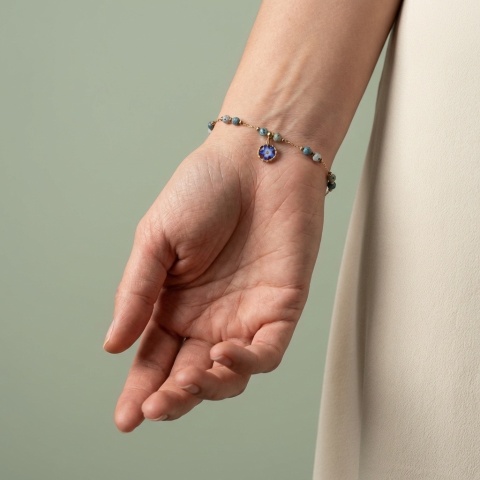 Bransoletka z żywicy Aura z niezapominajką i kamieniem K2 – złota