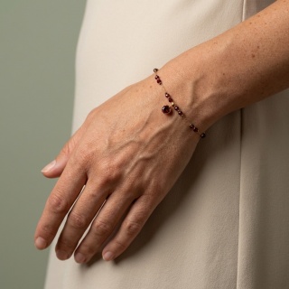 Bransoletka z żywicy Aura z płatkami róży i granatem – złota 