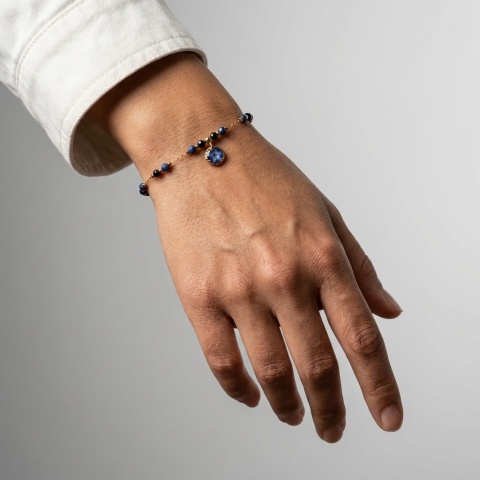 Bransoletka z żywicy Aura z niezapominajką lapis lazuli i turmalinem – złota 