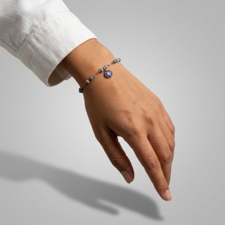 Bransoletka z żywicy Aura z niezapominajką i kamieniem K2 – złota