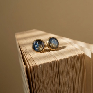 Kolczyki sztyfty Aurora niebiesko - złota kwiaty dzikiej marchwi