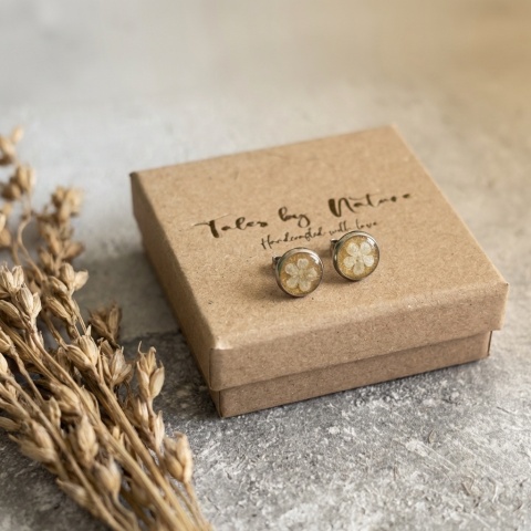 Kolczyki sztyfty Złociste białe niezapominajki