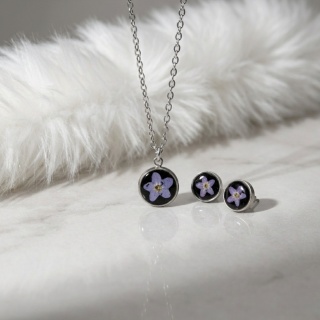 Komplet biżuterii z żywicy Magiczne niezapominajki w czerni