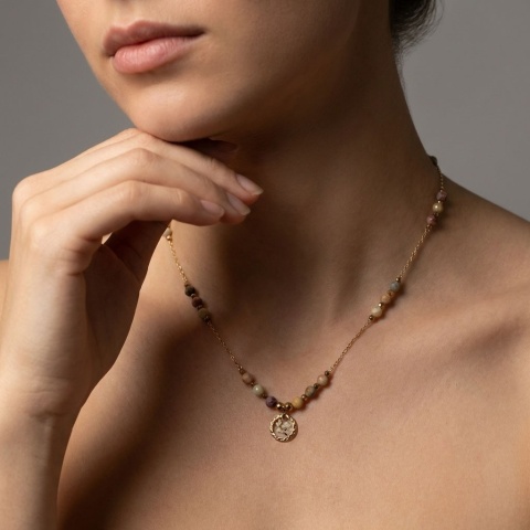 Naszyjnik z żywicy Aura z kwiatami dzikiej marchwi i agatem alashan