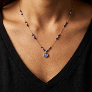 Naszyjnik z żywicy Aura z suszoną niezapominajką, lapis lazuli i jaspisem dalmatyńskim