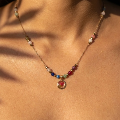 Naszyjnik z żywicy Aura z suszoną smagliczką i miksem kamieni naturalnych