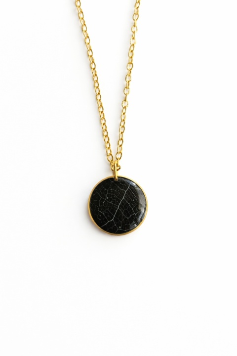 Naszyjnik z żywicy Czarnaa Esencja liścia