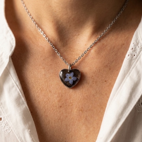 Naszyjnik z żywicy Magiczna niezapominajka