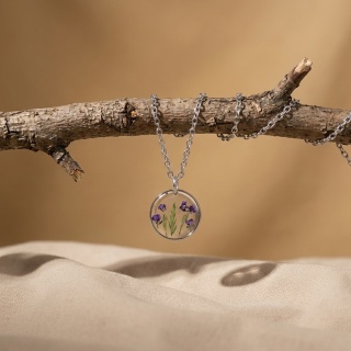 Naszyjnik z żywicy Magiczne smagliczki i paprocie