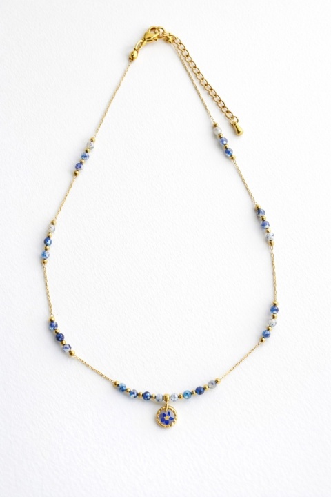 Naszyjnik z żywicy Aura z suszoną niezapominajką i kamieniem K2