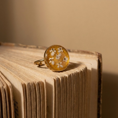 Pierścionek z żywicy regulowany Mega Słoneczna dzika marchew