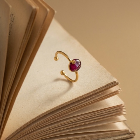 Pierścionek z żywicy regulowany Złociste Płatki róży